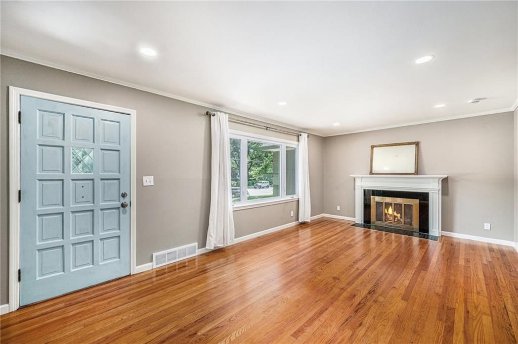 8224 Johnson Drive — photo 4