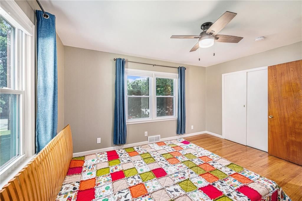 8224 Johnson Drive — photo 9