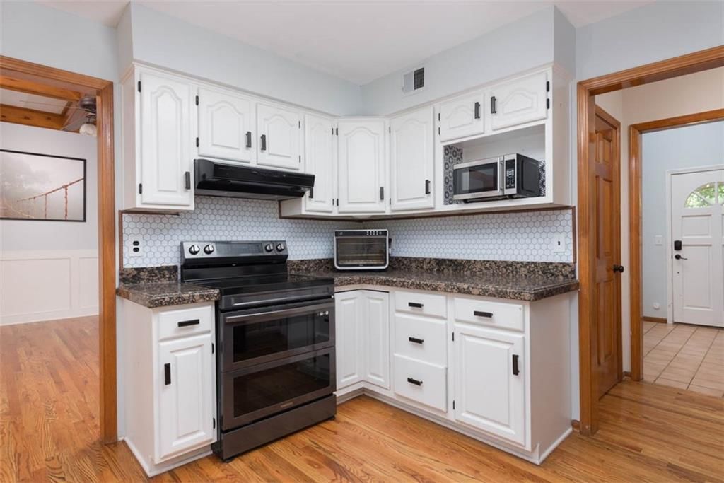 3147 N 131st Street — photo 10