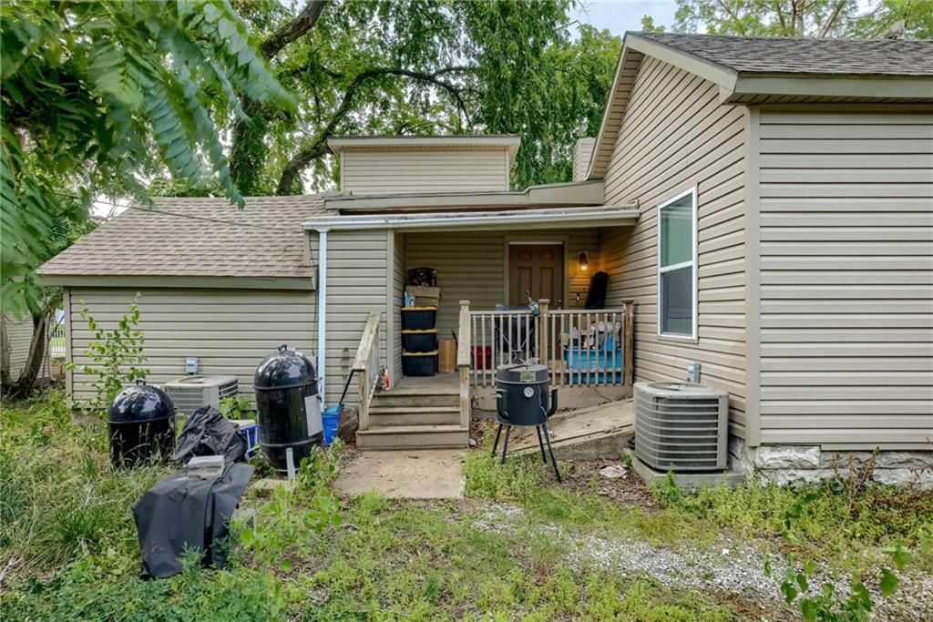 Photo 17 of 21 - 203 E ELM Street