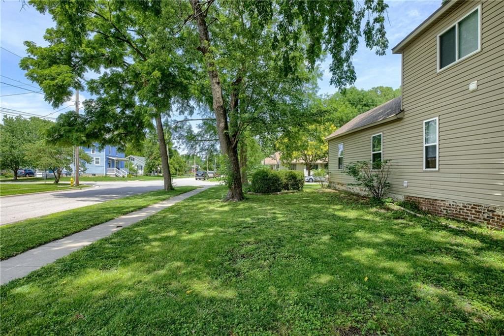 Photo 21 of 21 - 203 E ELM Street