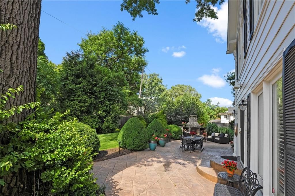 Photo 26 of 56 - 440 W 58th Street