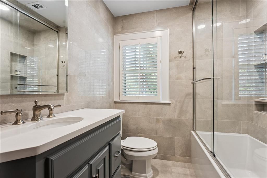 Photo 38 of 56 - 440 W 58th Street
