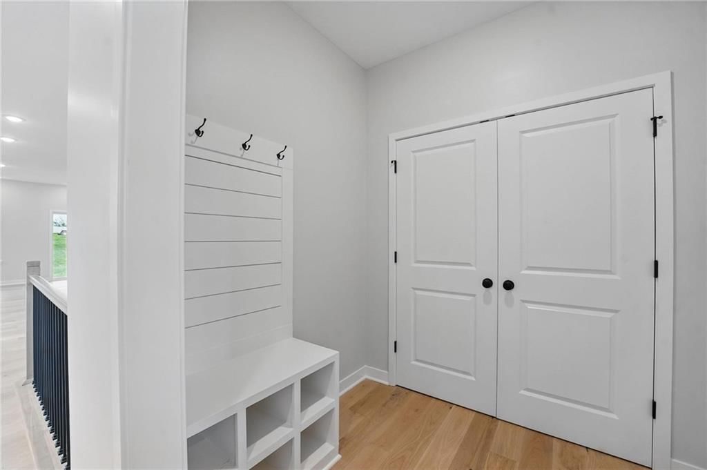719 Glenn Circle — photo 13
