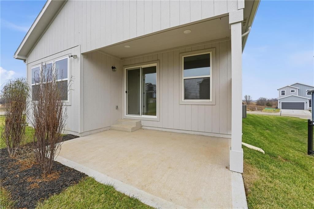 719 Glenn Circle — photo 23