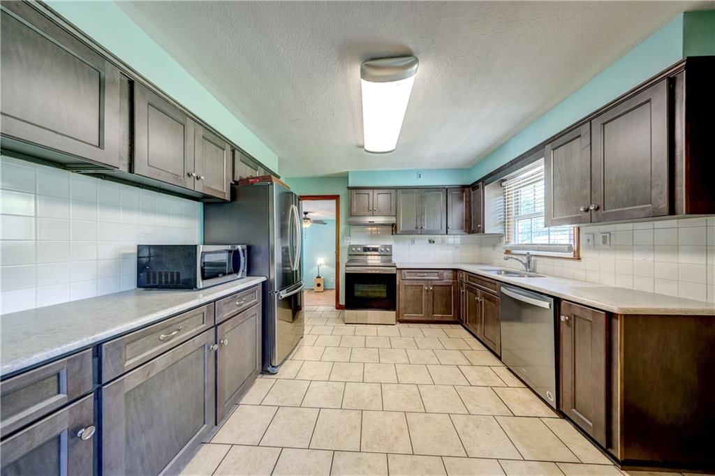 12935 Virginia Avenue — photo 11