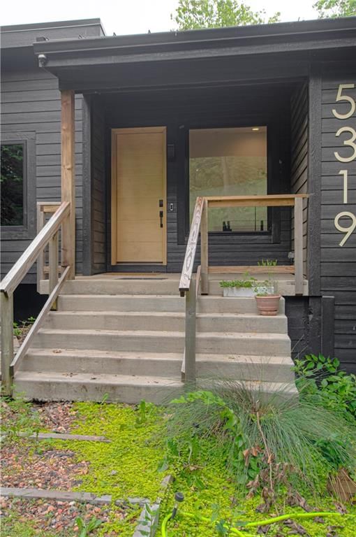 Photo 8 of 44 - 5319 NW Bluff Way