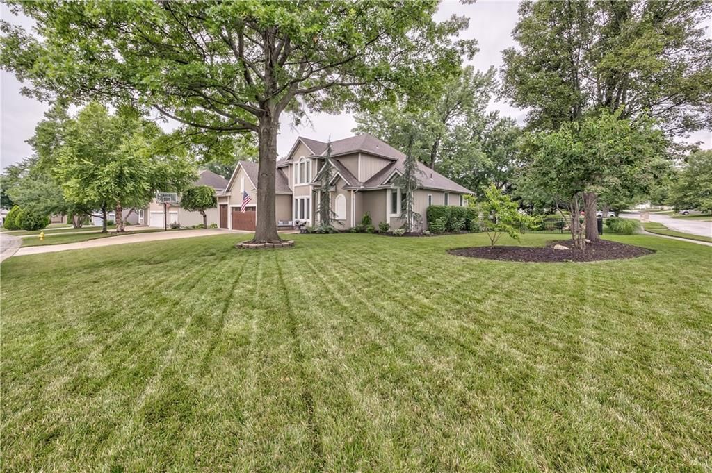 1212 SW Surrey Trace Street — photo 2