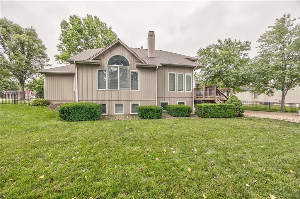1212 SW Surrey Trace Street — photo 39