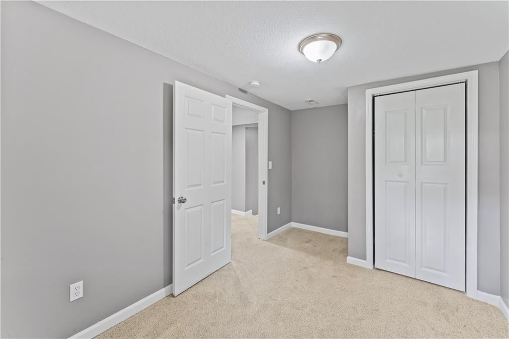 Photo 8 of 35 - 5513 Hardy Avenue