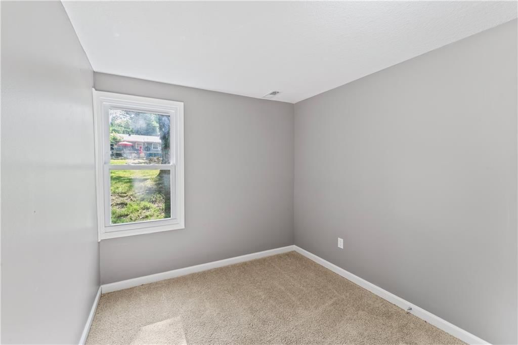 Photo 9 of 35 - 5513 Hardy Avenue