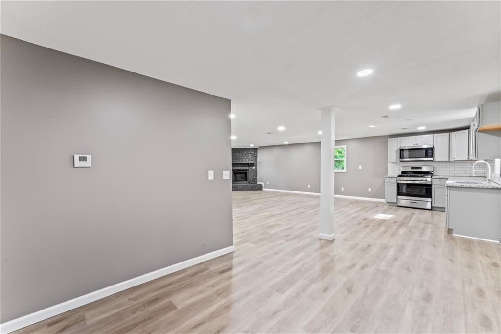 Photo 11 of 35 - 5513 Hardy Avenue