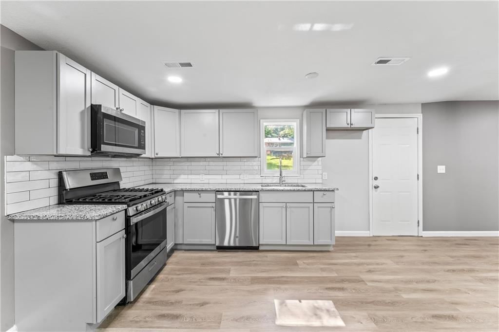 Photo 13 of 35 - 5513 Hardy Avenue