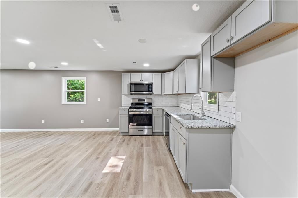 Photo 14 of 35 - 5513 Hardy Avenue