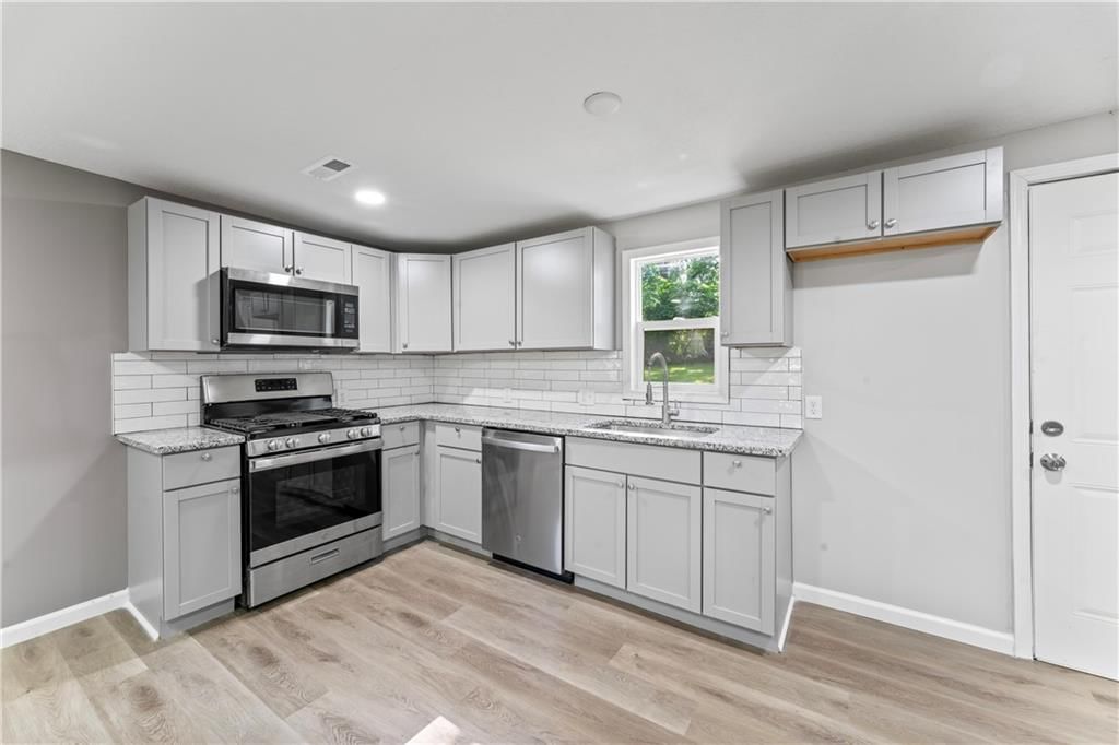 Photo 16 of 35 - 5513 Hardy Avenue
