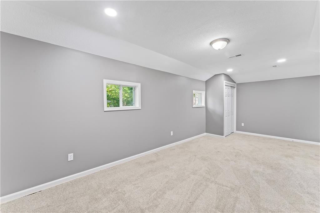 Photo 21 of 35 - 5513 Hardy Avenue