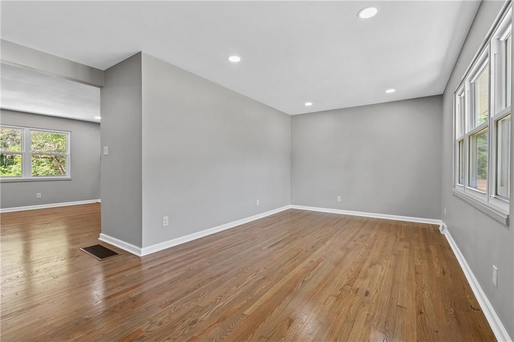 6325 E 18th Terrace — photo 3