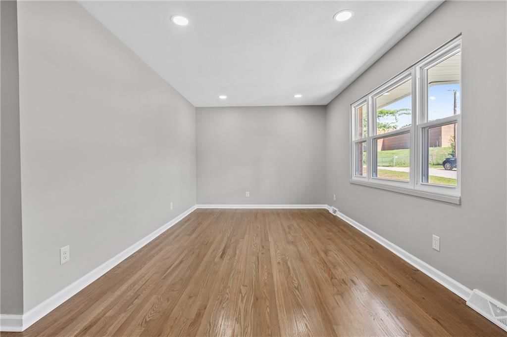 6325 E 18th Terrace — photo 4