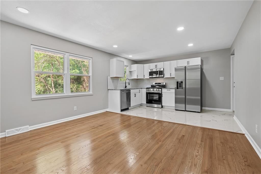 6325 E 18th Terrace — photo 5