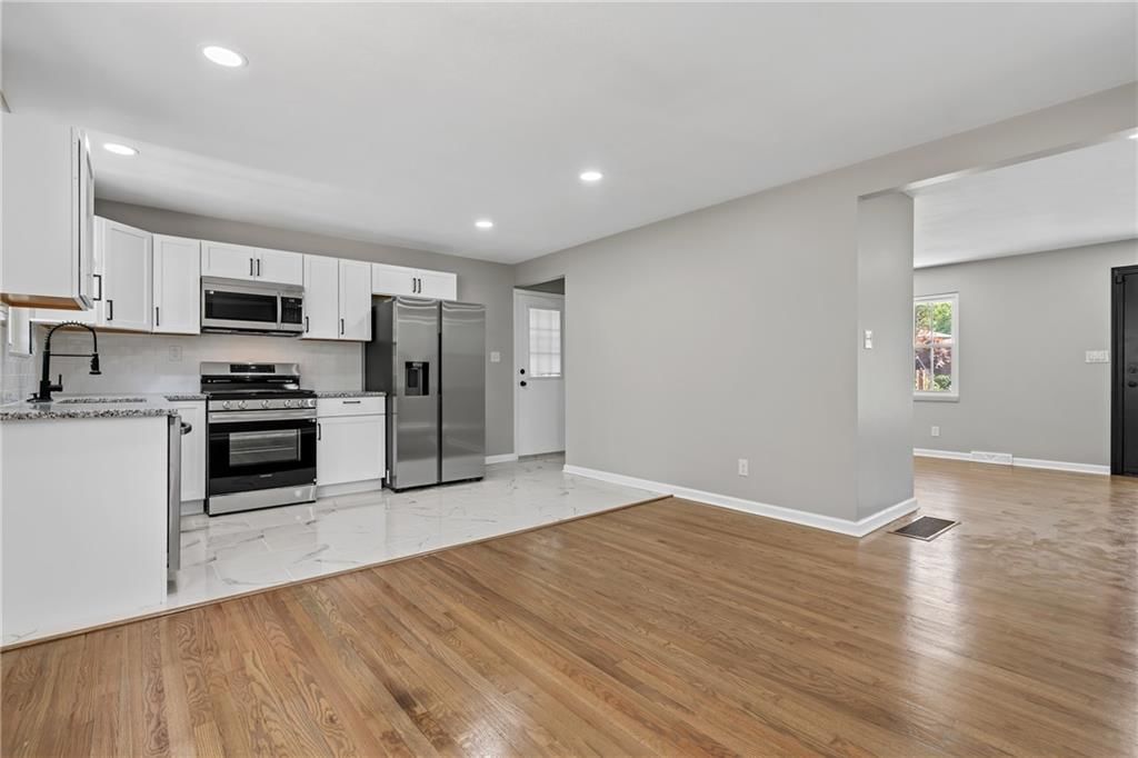 6325 E 18th Terrace — photo 7