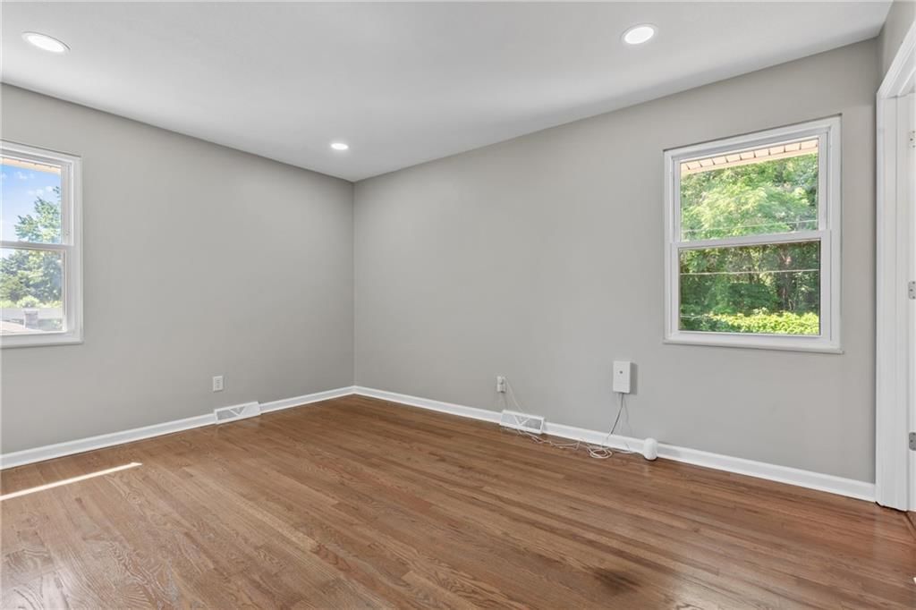 6325 E 18th Terrace — photo 13