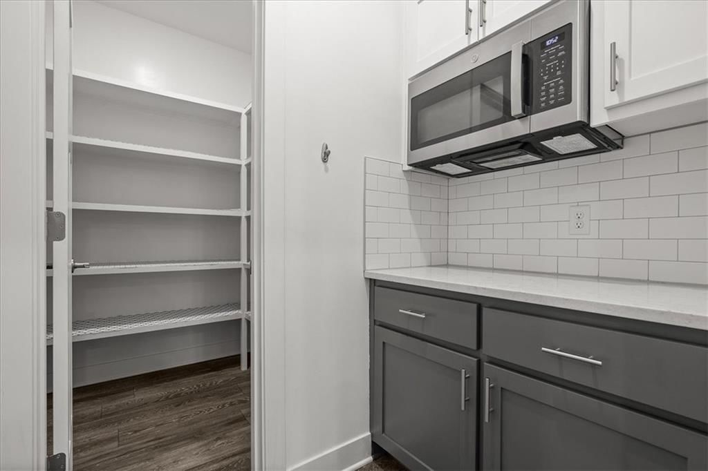 Photo 14 of 41 - 29702 W 195th Street