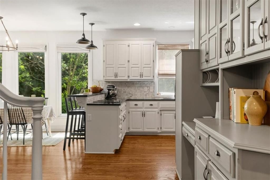 Photo 8 of 38 - 7839 W 139th Street