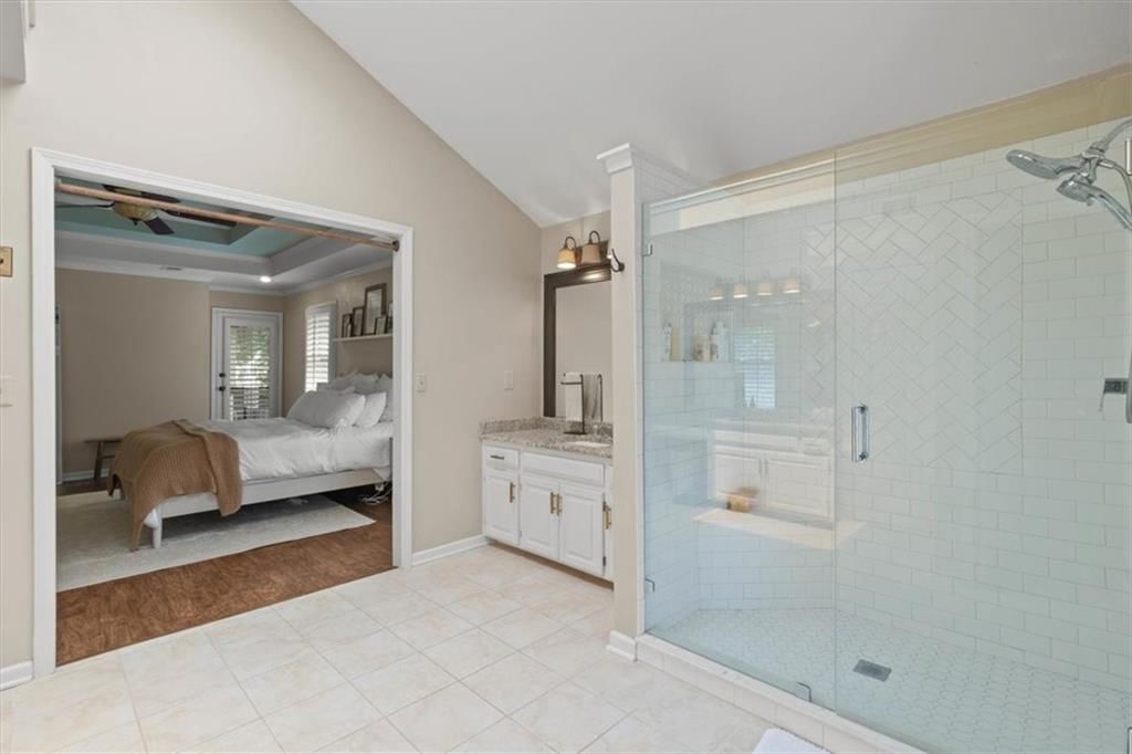 Photo 17 of 38 - 7839 W 139th Street