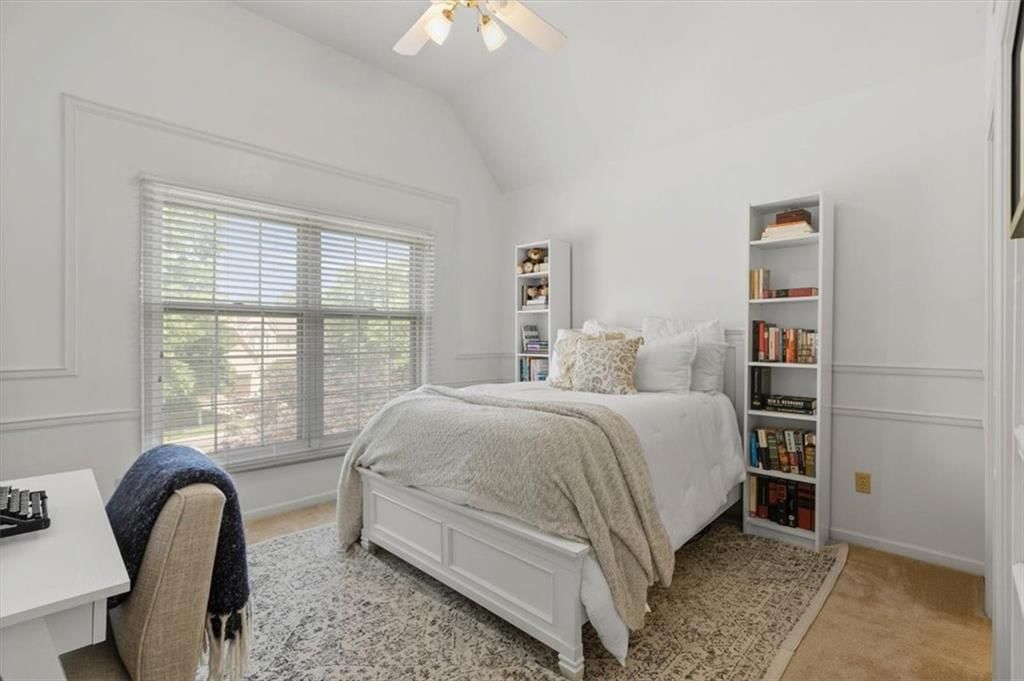 Photo 19 of 38 - 7839 W 139th Street