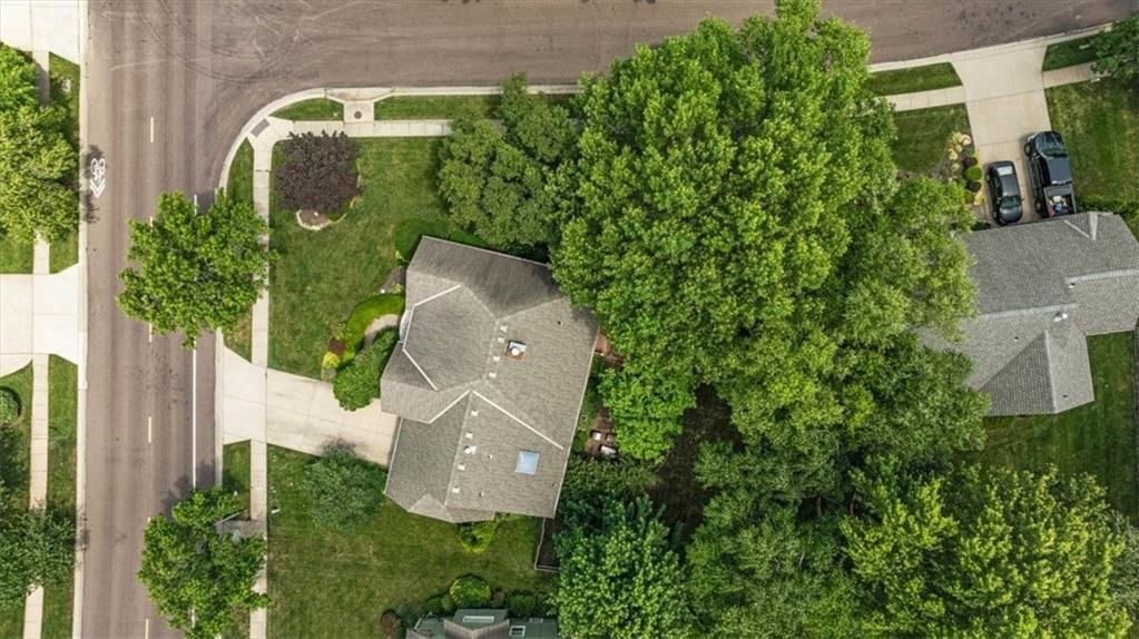 Photo 32 of 38 - 7839 W 139th Street