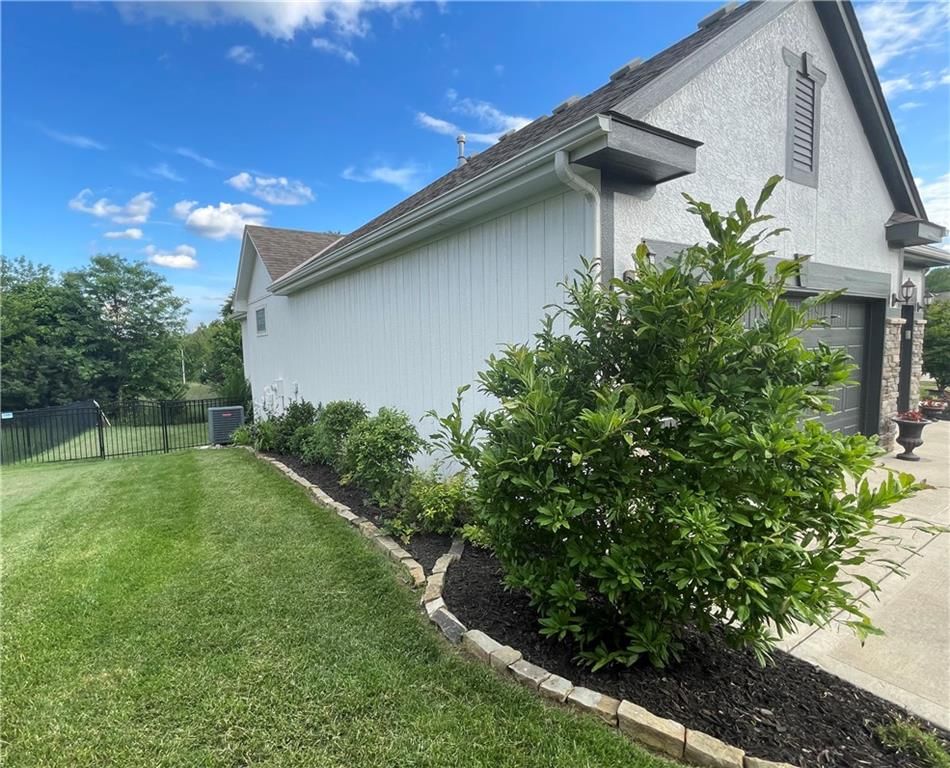 Photo 10 of 46 - 5007 NW 71st Street