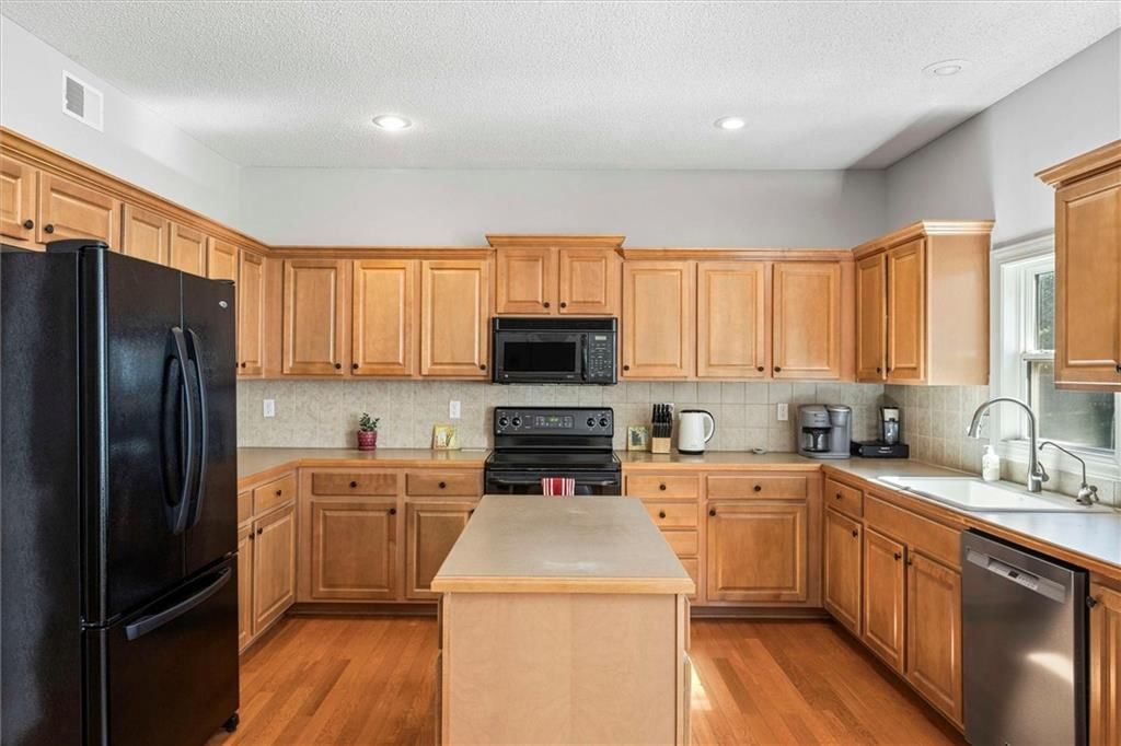7117 Aminda Street — photo 9