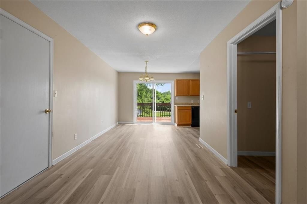 Photo 5 of 15 - 802 W 39th Street N