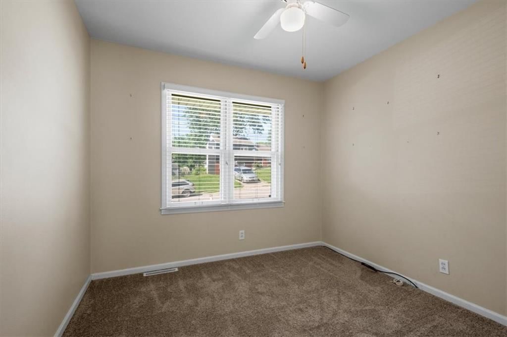 Photo 9 of 15 - 802 W 39th Street N