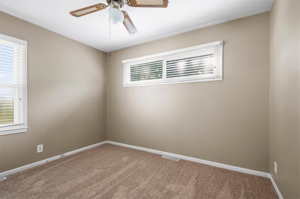 Photo 12 of 15 - 802 W 39th Street N