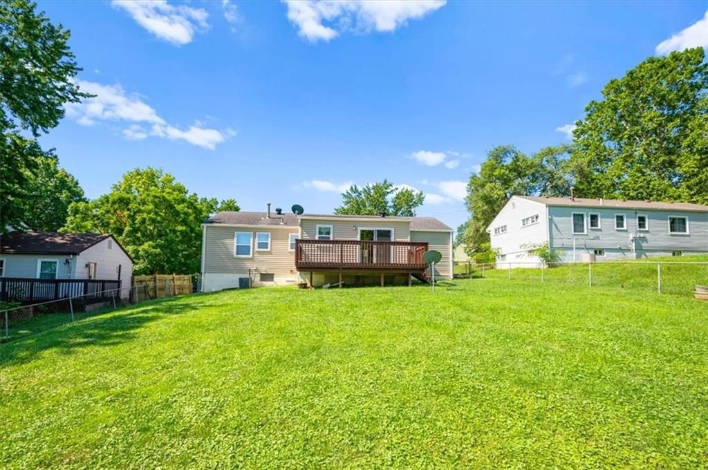 Photo 15 of 15 - 802 W 39th Street N