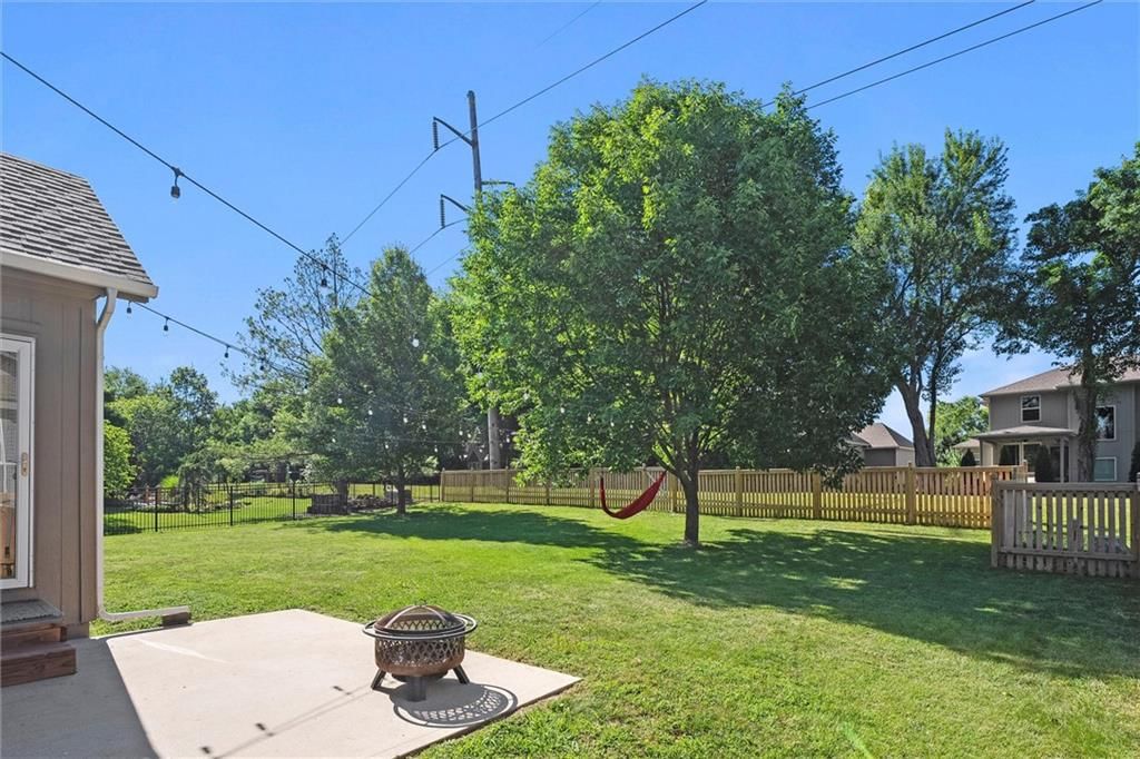 Photo 33 of 36 - 16915 W 162 Street