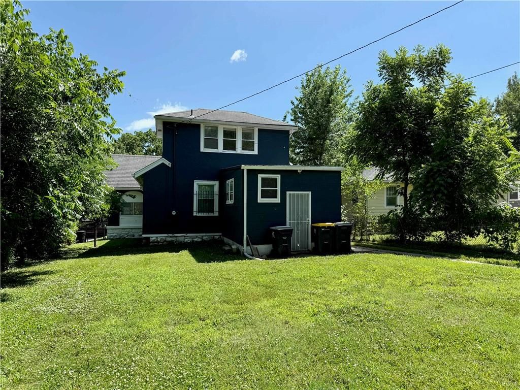 2416 E 70th Street — photo 18