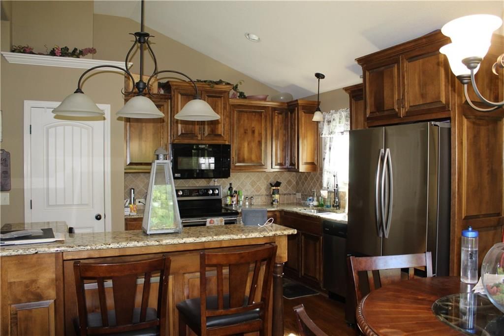 Photo 5 of 44 - 607 Tomahawk Court