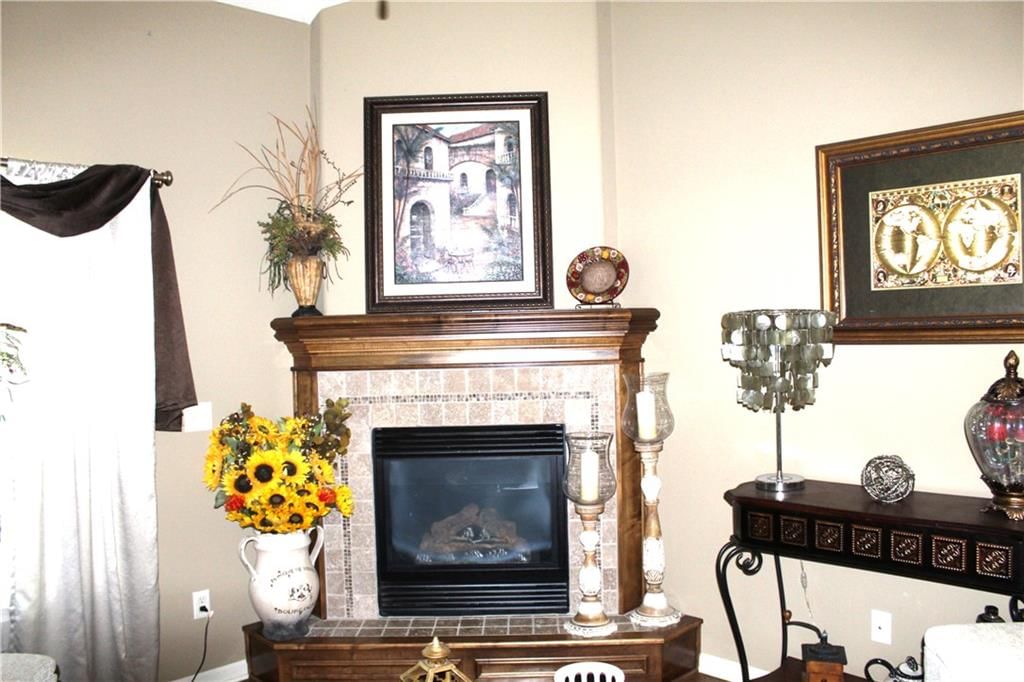 Photo 11 of 44 - 607 Tomahawk Court