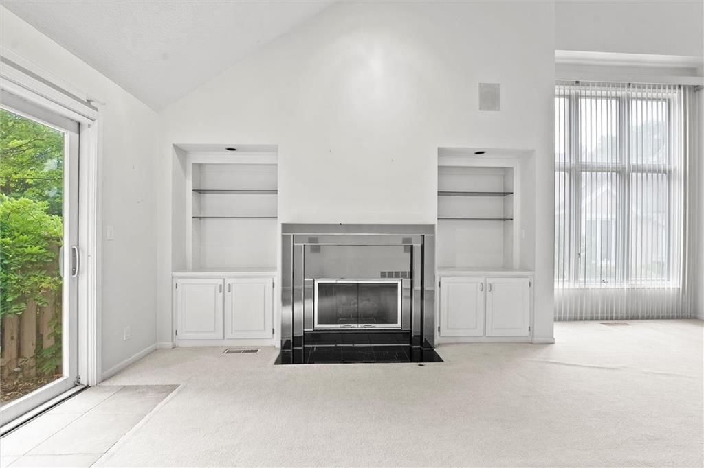 12213 Grant Lane — photo 8