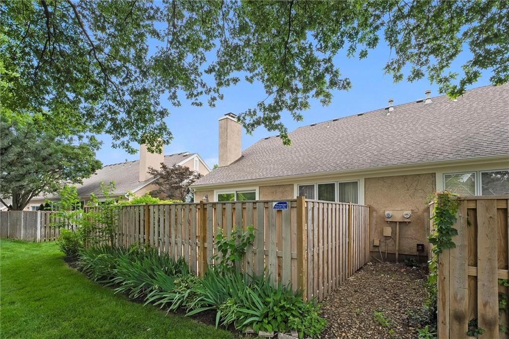 12213 Grant Lane — photo 32