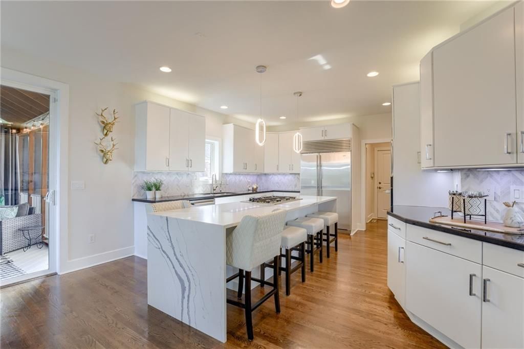 Photo 9 of 35 - 9520 W 146th Street