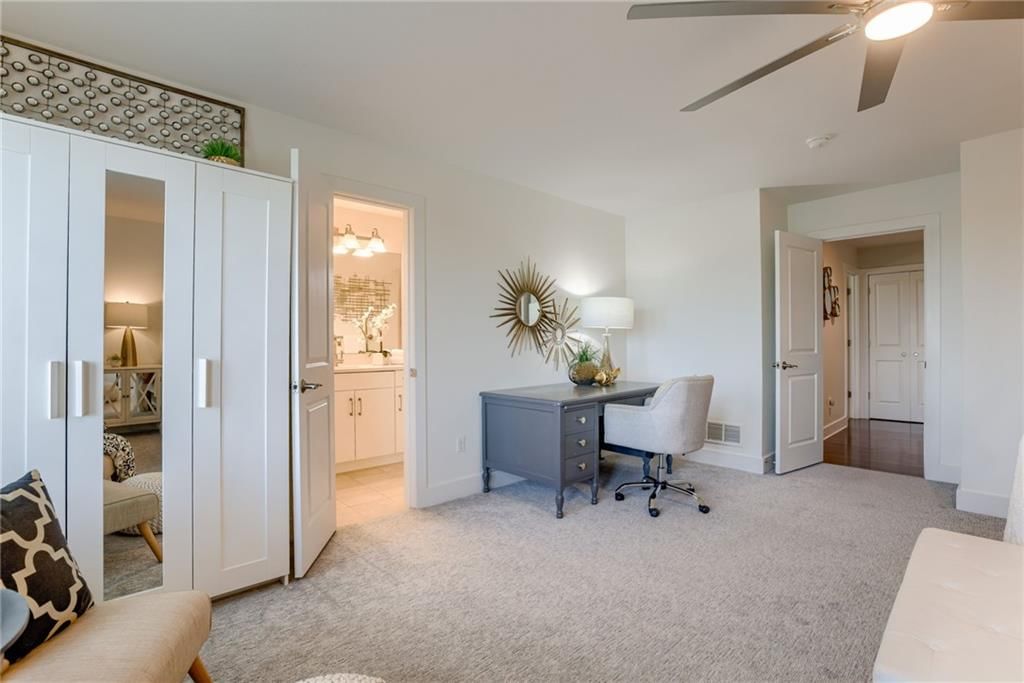 Photo 17 of 35 - 9520 W 146th Street