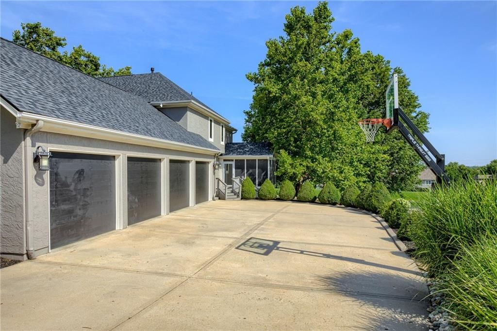 Photo 33 of 35 - 9520 W 146th Street