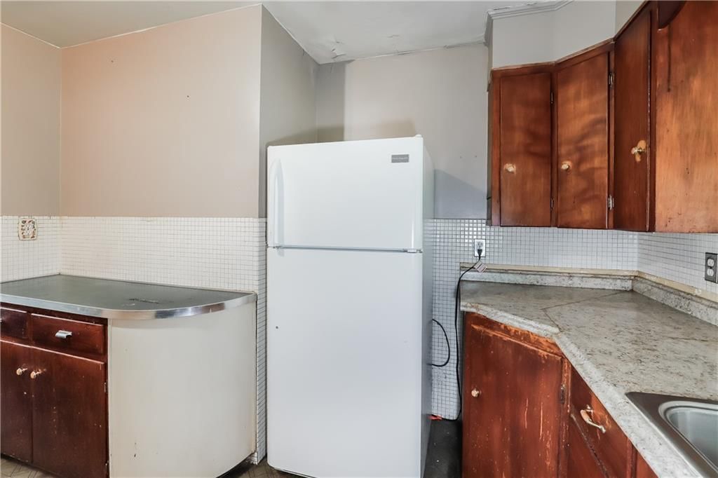 Photo 9 of 27 - 7541 OLIVE Street
