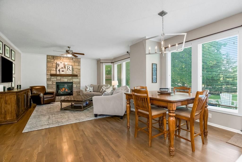22122 W 58th Street — photo 3