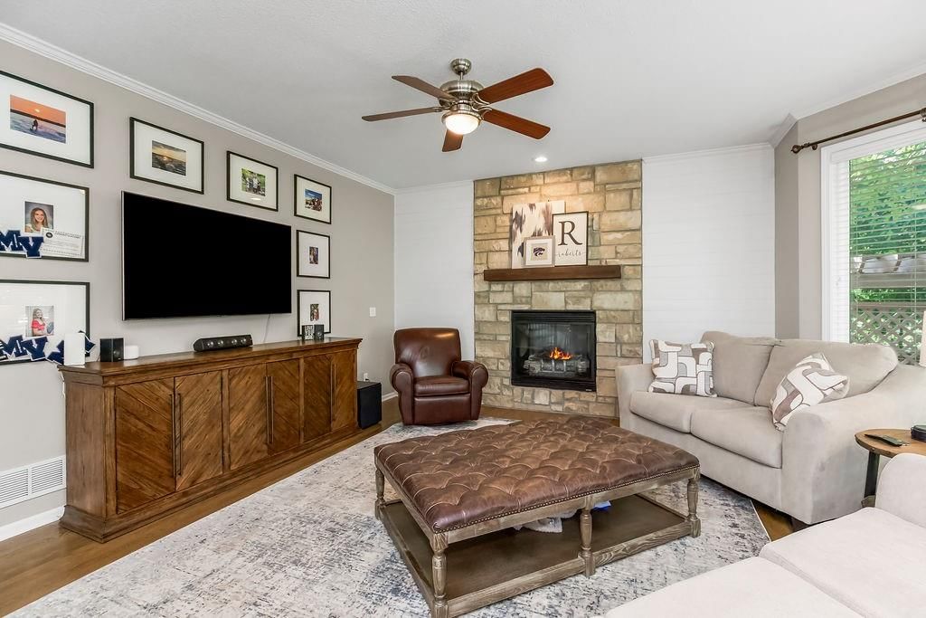 22122 W 58th Street — photo 4