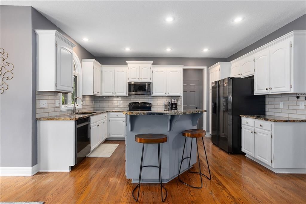 Photo 4 of 49 - 23210 W 45TH Street
