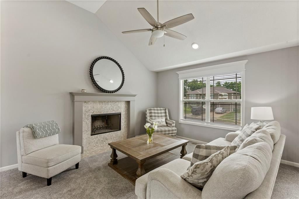 Photo 6 of 39 - 20335 W 220th Terrace